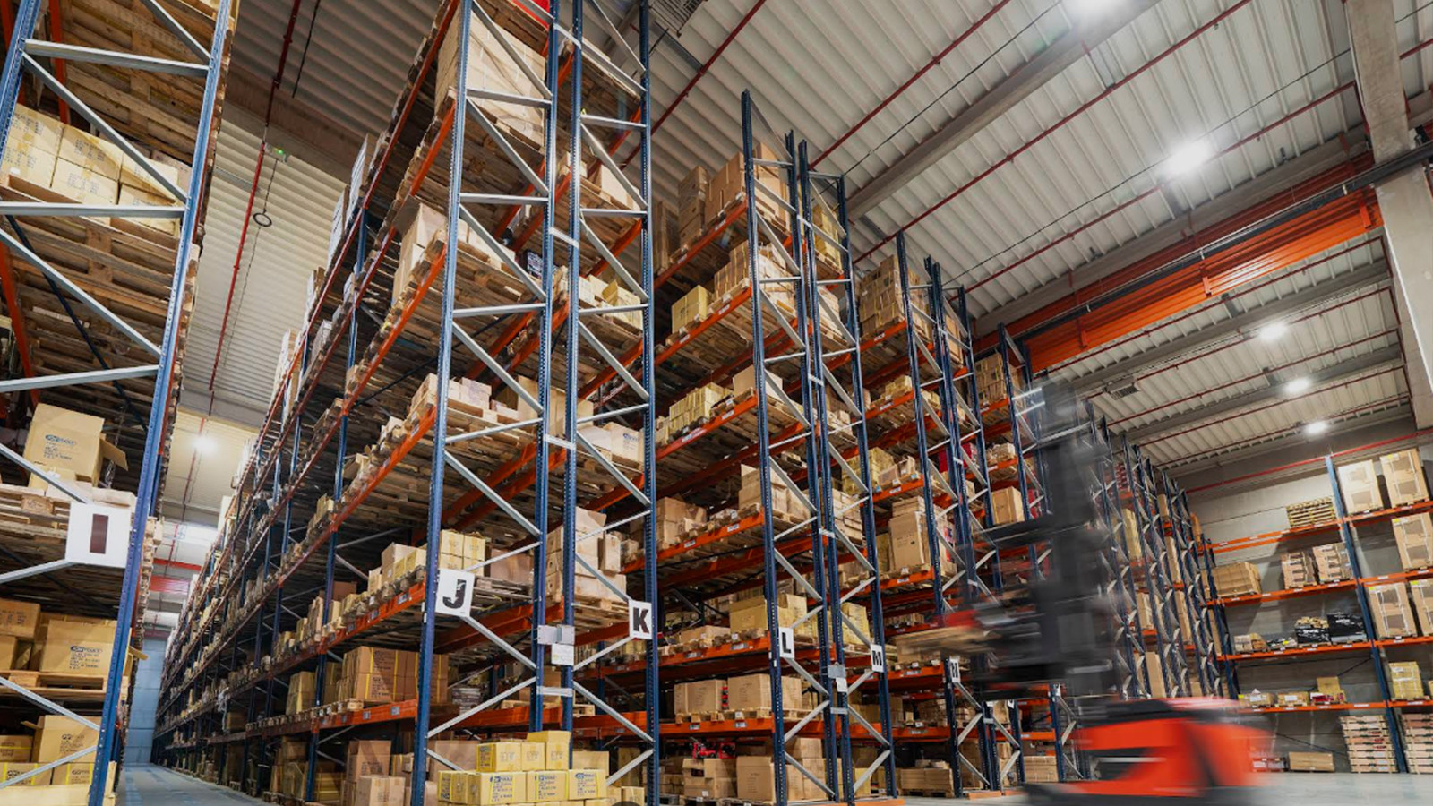 Warehouse inventory and global supply chain support for tool distributors