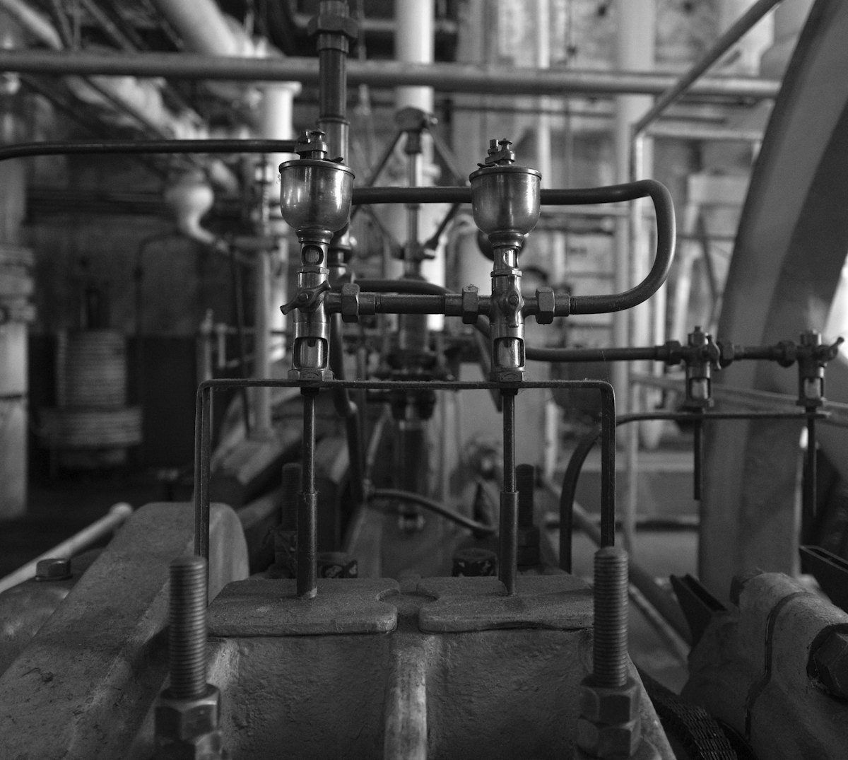 Industrial equipment supporting a controlled rebuild workflow