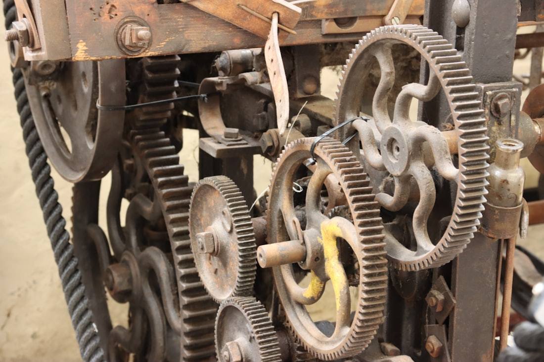Exposed mechanical gears ready for controlled bearing service