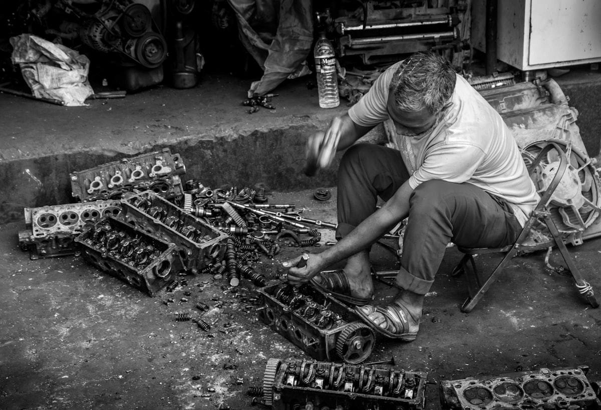Mechanical parts arranged for careful service preparation