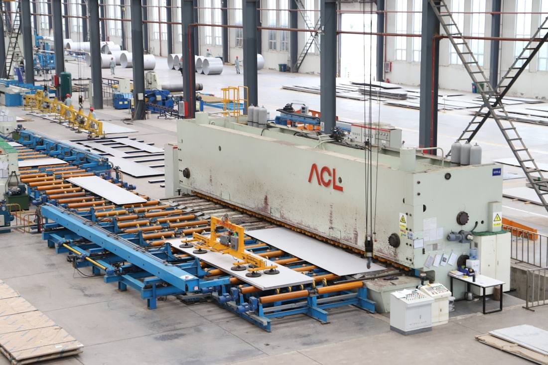 Industrial workshop floor for mechanical component service