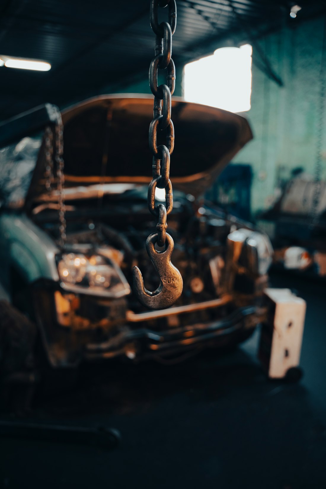 Different puller accessories selected for separate workshop jobs