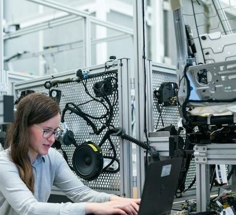 Vehicle assembly workstation representing careful component support
