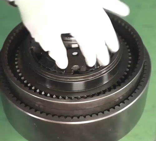 Disassembly and Assembly Tool for Planetary Carrier Gear Carrier