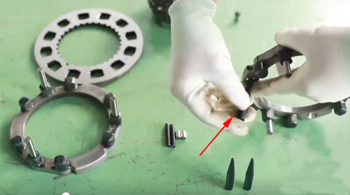 Front Auxiliary box synchronizer guide leeve