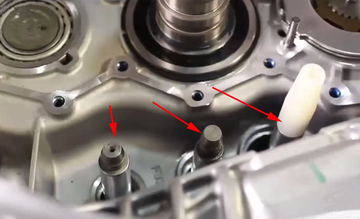 Shift lever oil seal ring protection