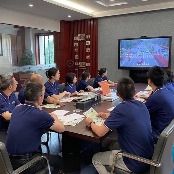 Life only once, Let's obey the traffic rules