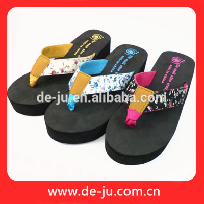 Strips Slippers 2014 Women Minion Slipper Nude Beach Walk Strips Slippers 2014 Women Minion Slipper Nude Beach Walk