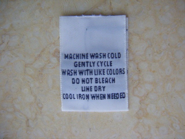 Fashionable soft main label with custom colors and sizes for clothing