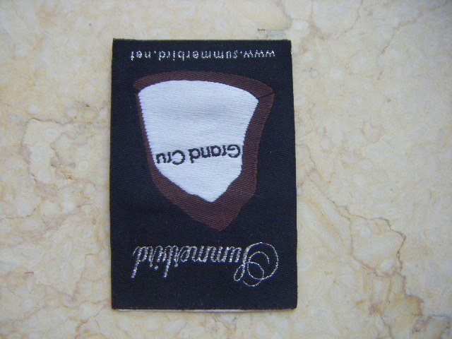 Customized product type cheap damask woven label with heat cut for garment,bag
