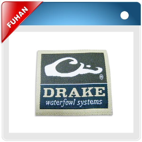 Factory specializing in the production of woven label shirts woven label