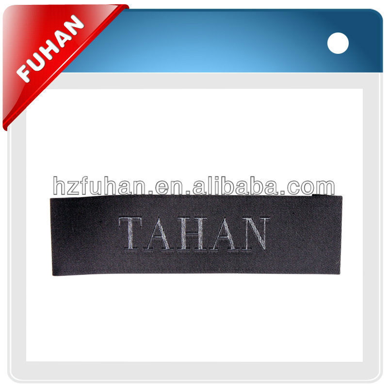 Supply high quality polyester yarn beanies woven label