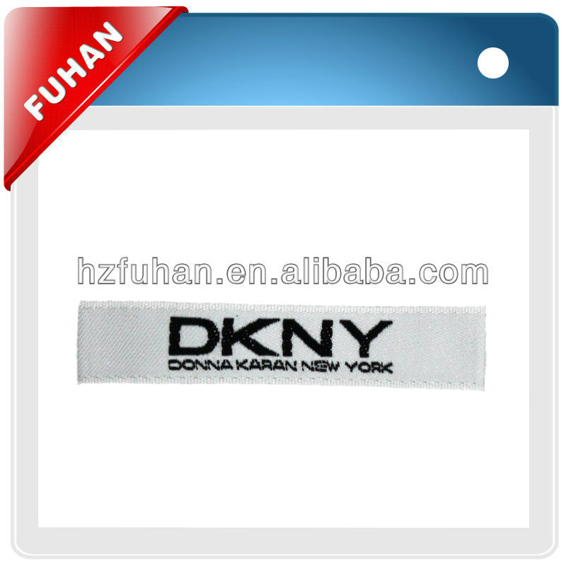Hot cutting stitched fabric labels for clothing