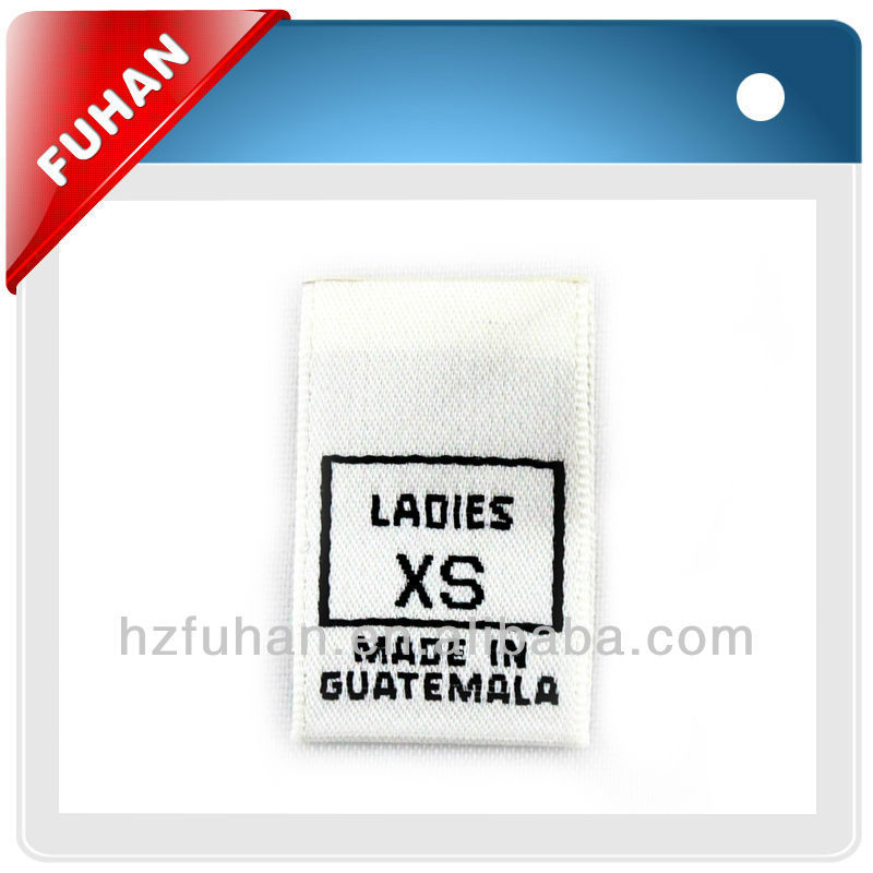 Garment woven label with free design