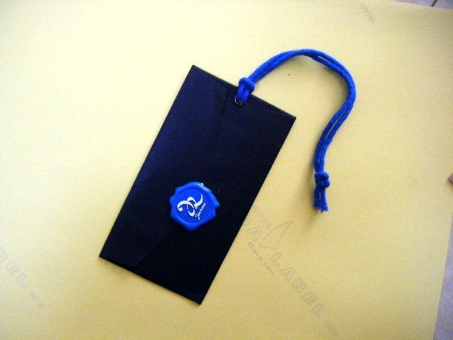 Directly factory customed new garment hangtag with string