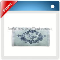 Directly factory fashion clothing woven label with good price