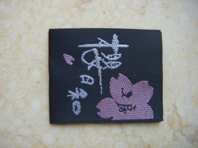 Customized product type cheap damask woven label with heat cut for garment,bag