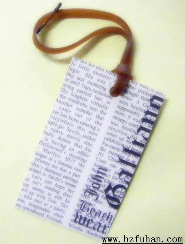 Garment neck label in paper