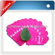 2013 hot sale printed plastic hang tags for garments