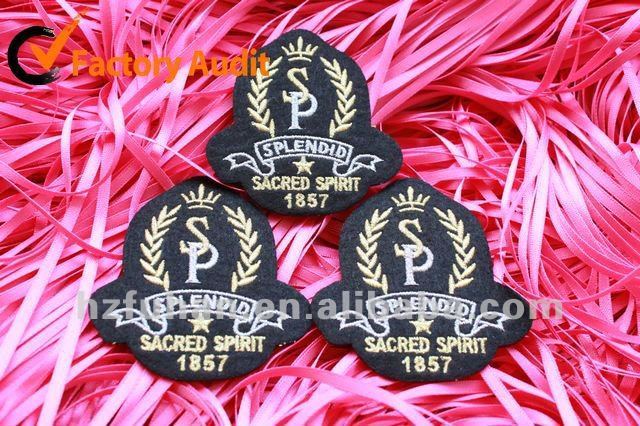 2012 fashionable embroidery badges and patches
