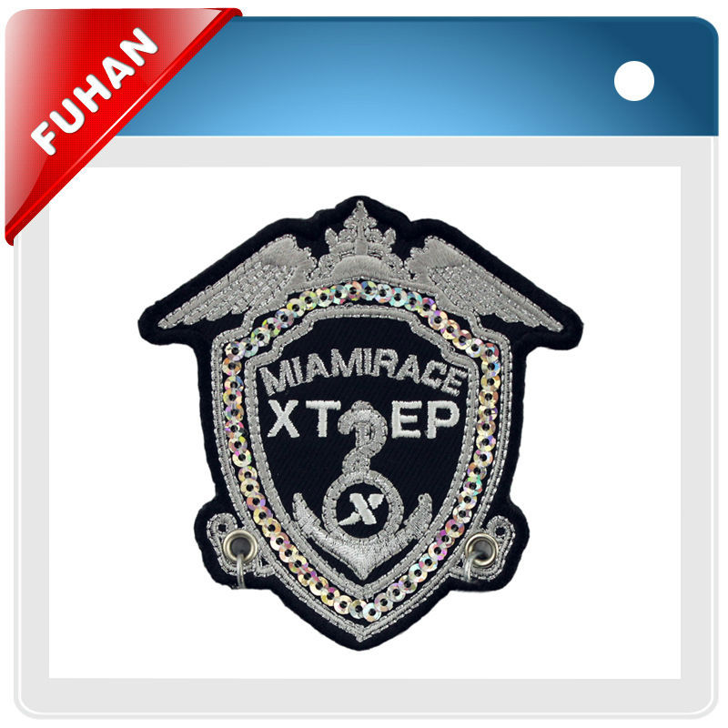 2014 new fashionable customized sports embroidery badge