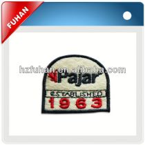 Supply 100% polyester yarn embroidery patches and badges