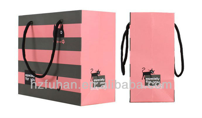 Striped paper shopping bags woth handle , gift packing bags