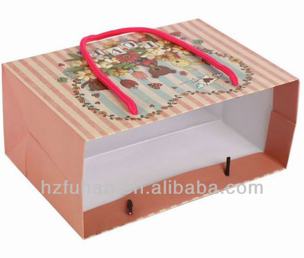 Cartoon paper gift bags for wedding parties ,shopping bags for packing T-shirts