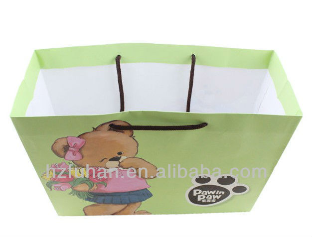 Customized paper shopping bags for packing baby clothings