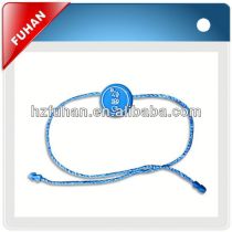 2013 Directly factory custom plastic hook hang tag