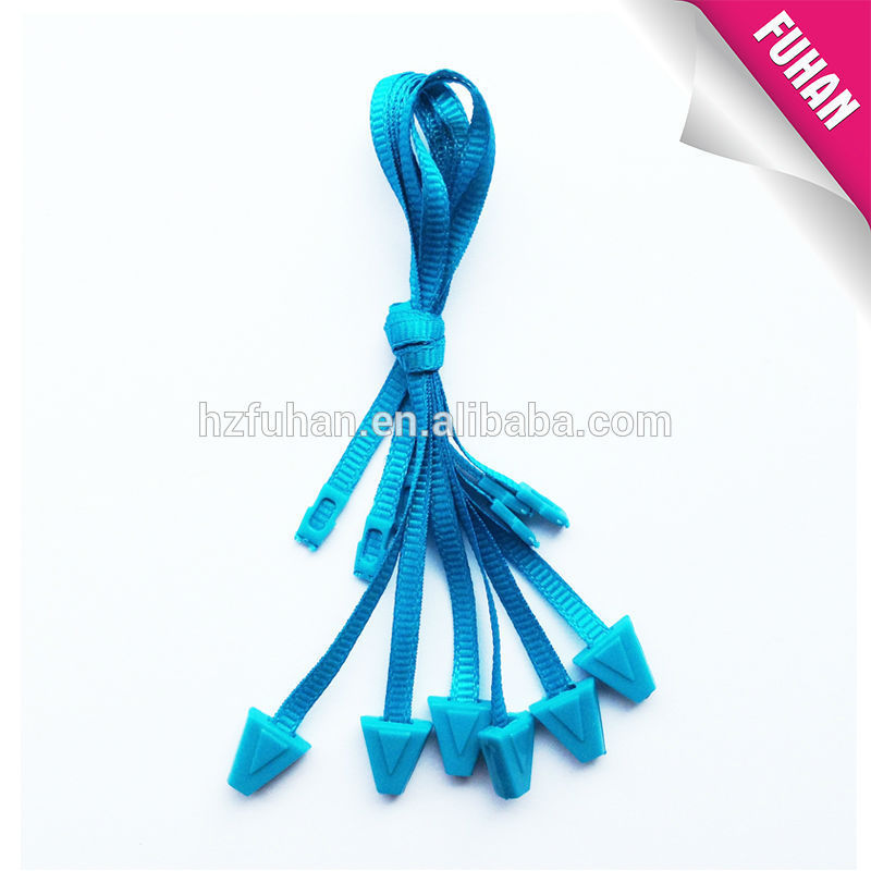 Custom high quality plastic tags with silk string