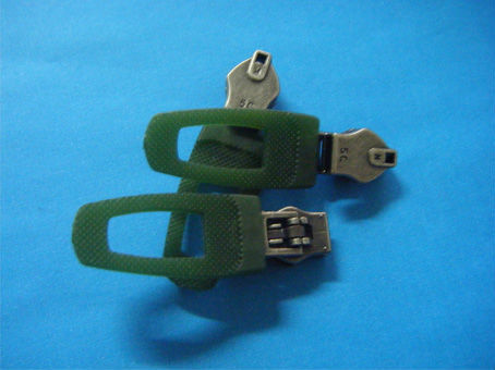 Colorful design custom rubber zipper puller