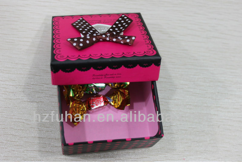 Customized elegant candy packing box with ribbon