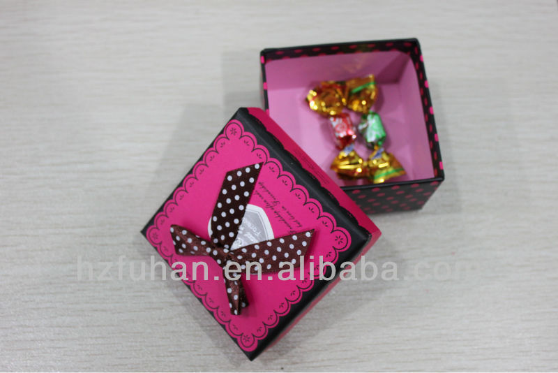 Customized elegant gift packing box with gold stamping