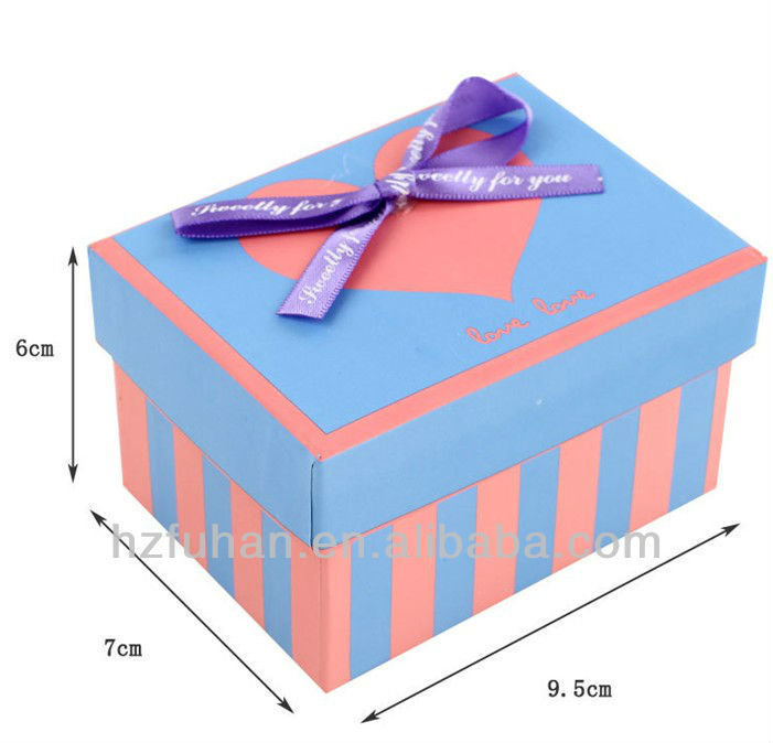 Gift paper box with ribbon/paper boxes for pastries
