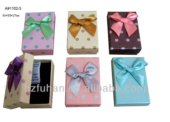 Custimized gift paper box for packing candy