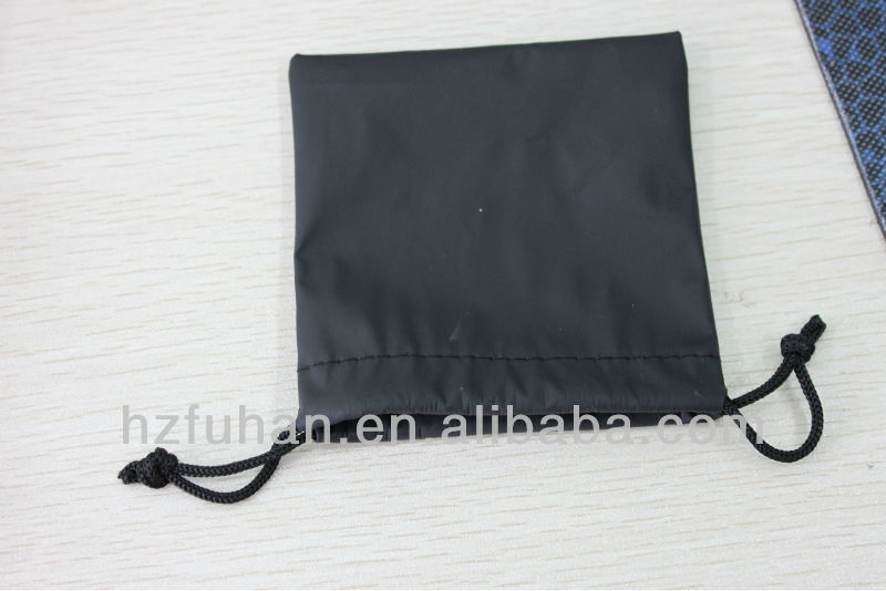 Fashion flannelette drawing gift bags with Heat transfer printing logo