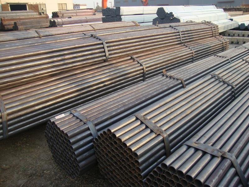 black steel pipe in various sizes