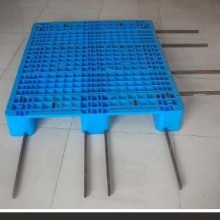 Plastic pallet China  Conventional rack Uracking