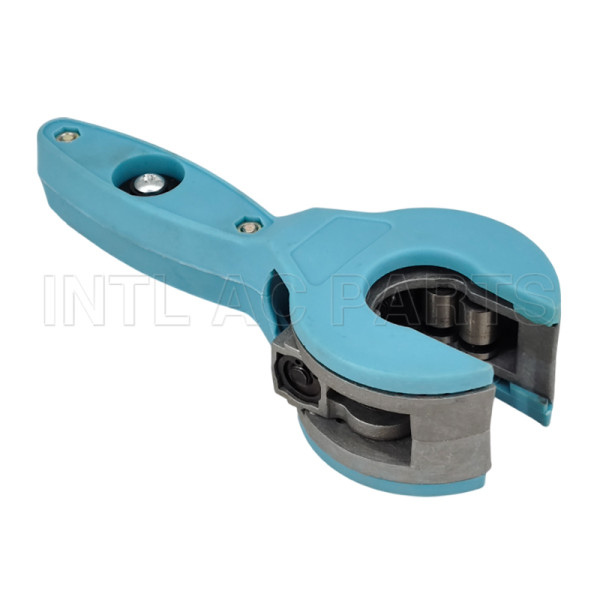 RATCHET TYPE TUBING CUTTER