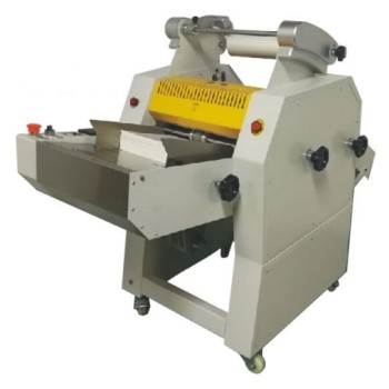 Oil conduction hydraulic laminator