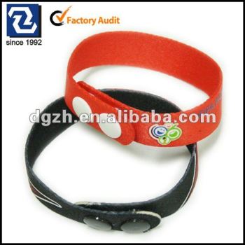 Arbeiten Sie preiswertes Armband, Polyester-Armband für förderndes Geschenk um