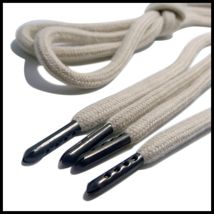 shoelace with metal tip