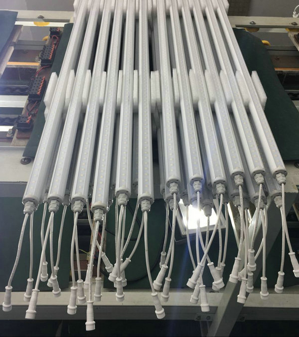 Top sellings :Patent model of T6 AC220V led tubes