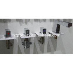 Cuarto de baño grifo mezclador de cobre amarillo del grifo del baño