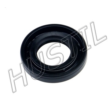 High quality gasoline Chainsaw   6200 right oil seal