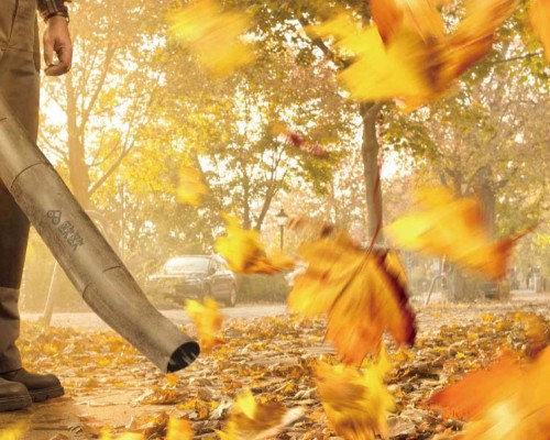 BATTERY LEAF BLOWER REVOLUTIONIZES HOME CARE