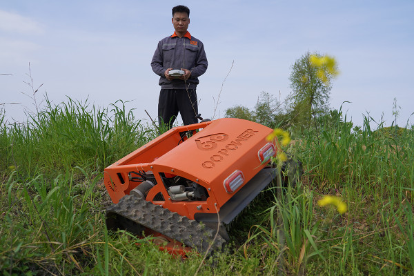 高功率224cc 农业割草机器人