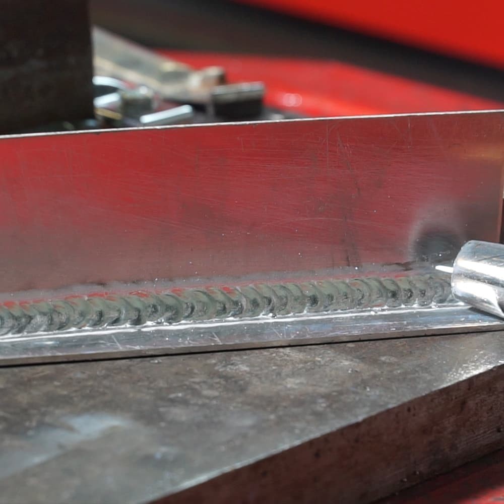 เรียนรู้วิธีการ Pulse MIG Weld 2mm Aluminium โดย ProMIG-250SYN Pulse