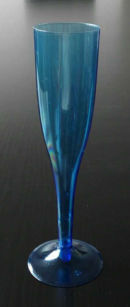 Copa de champán azul transparente de 5.5 oz
